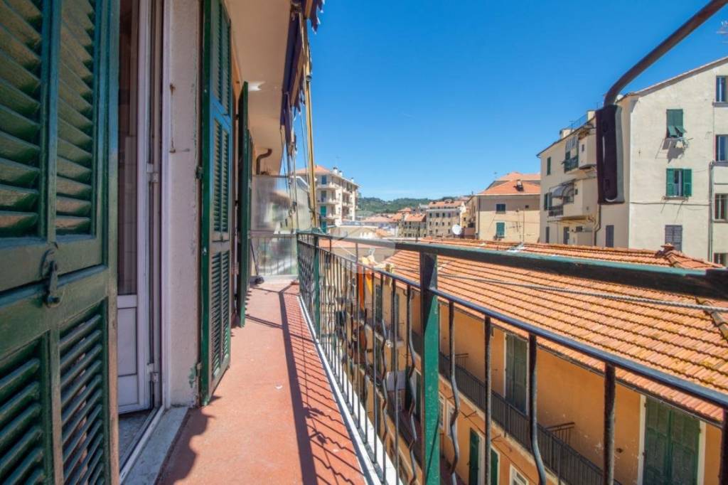 appartamento in vendita ad Imperia in zona Porto Maurizio