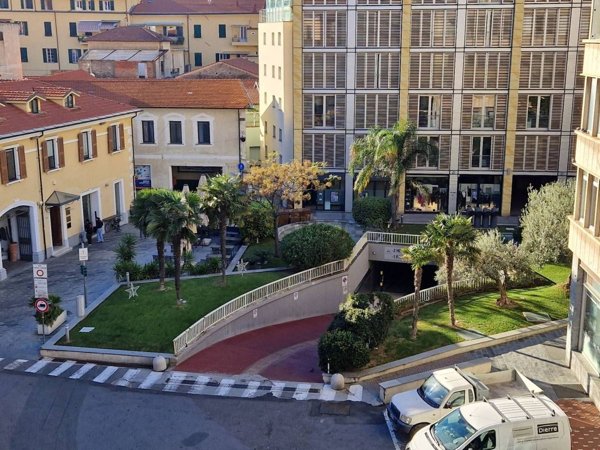 appartamento in vendita ad Imperia in zona Oneglia