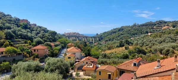 appartamento in vendita ad Imperia in zona Artallo