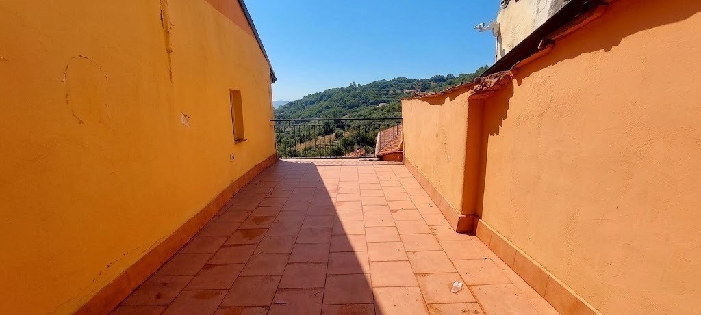 appartamento in vendita ad Imperia in zona Artallo