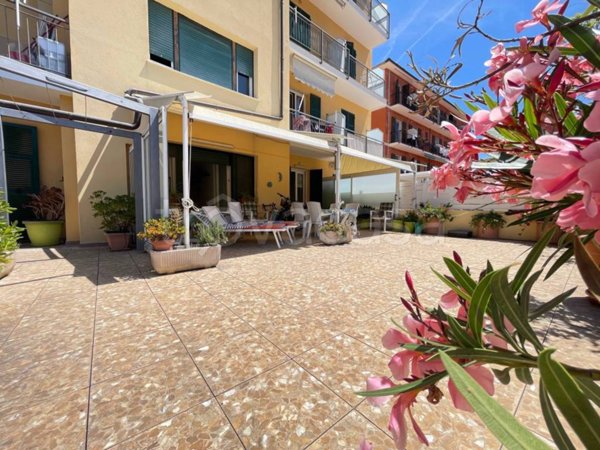 appartamento in vendita ad Imperia in zona Porto Maurizio