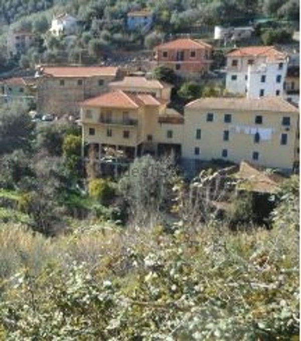 casa indipendente in vendita ad Imperia in zona Moltedo