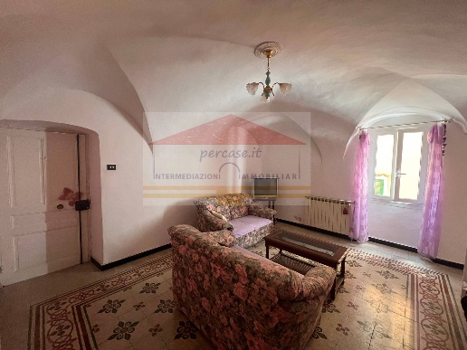 appartamento in vendita ad Imperia in zona Poggi