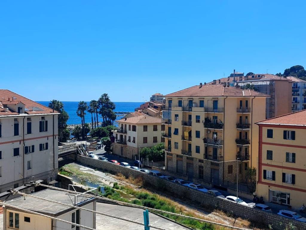 appartamento in vendita ad Imperia in zona Porto Maurizio