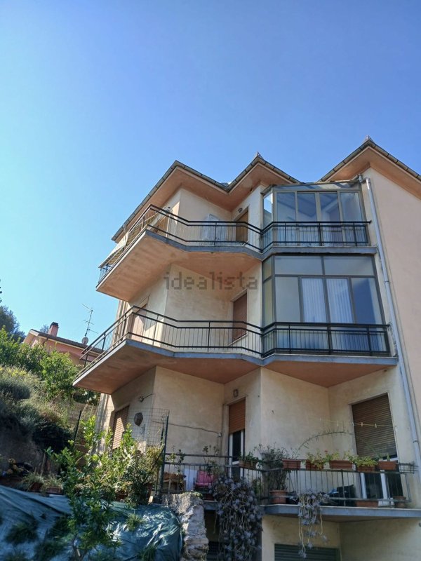appartamento in vendita ad Imperia in zona Porto Maurizio