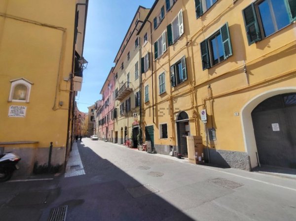 appartamento in vendita ad Imperia in zona Porto Maurizio