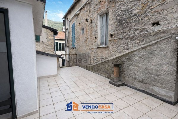 appartamento in vendita ad Imperia in zona Moltedo