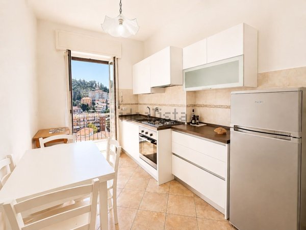 appartamento in vendita ad Imperia