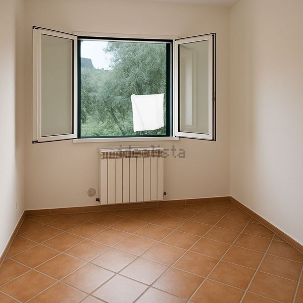 appartamento in vendita ad Imperia in zona Montegrazie