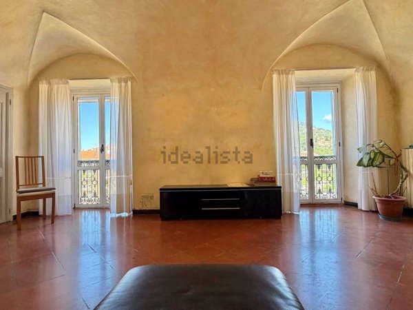 appartamento in vendita ad Imperia in zona Porto Maurizio
