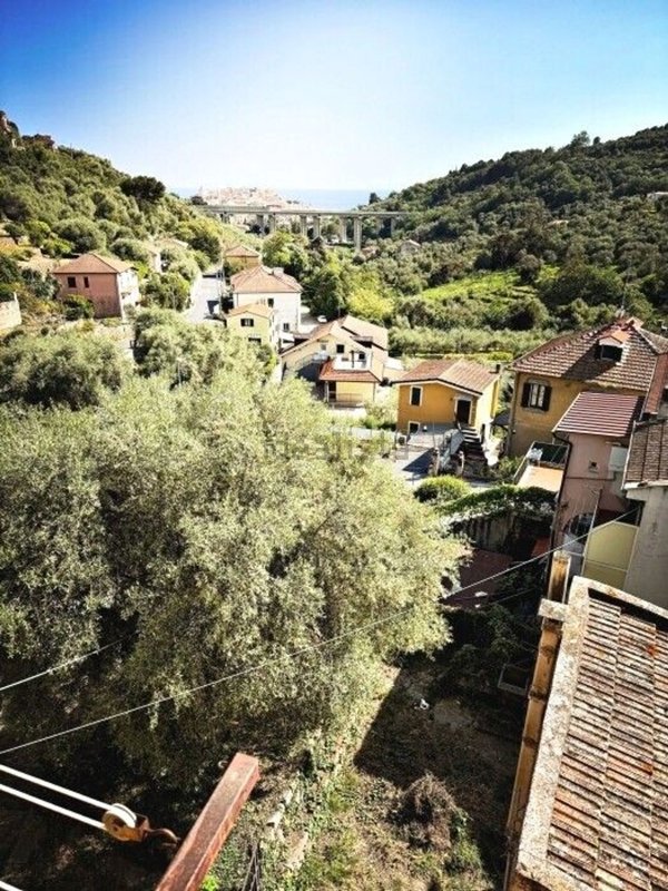 appartamento in vendita ad Imperia in zona Artallo