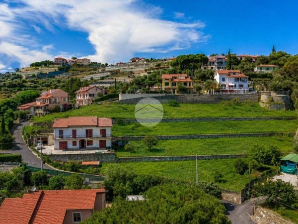 casa indipendente in vendita ad Imperia