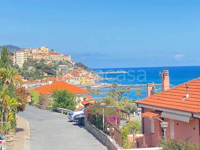 appartamento in vendita ad Imperia in zona Porto Maurizio
