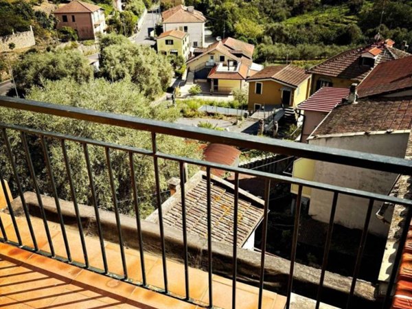 appartamento in vendita ad Imperia in zona Porto Maurizio
