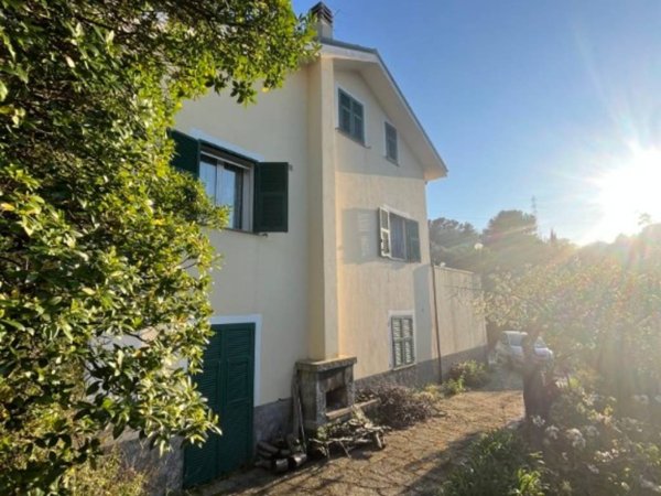 casa indipendente in vendita ad Imperia in zona Porto Maurizio
