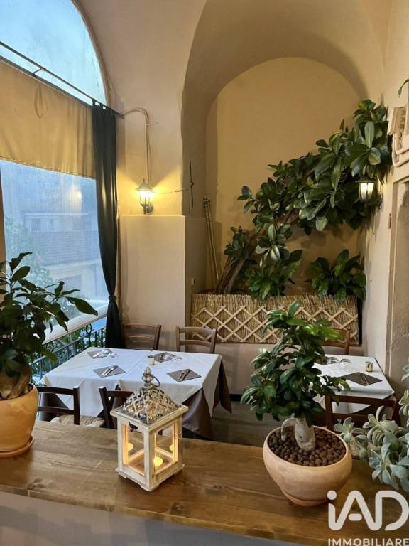 negozio in vendita ad Imperia in zona Porto Maurizio