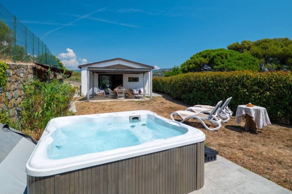 casa indipendente in vendita ad Imperia