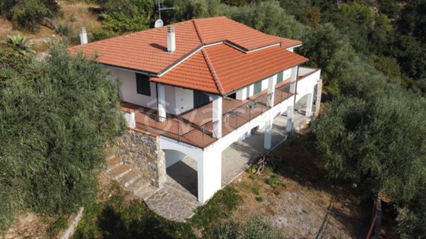 casa indipendente in vendita ad Imperia