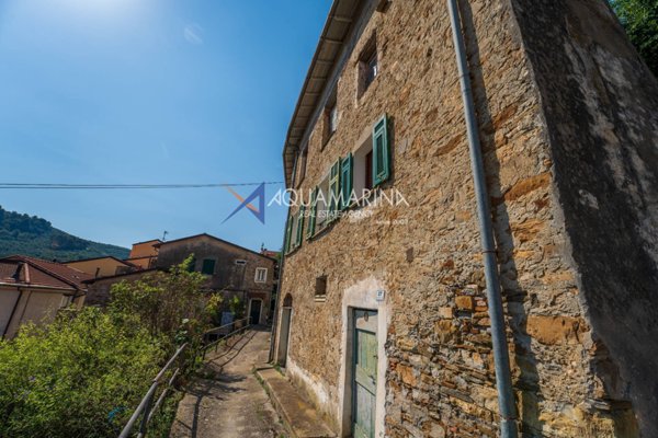casa indipendente in vendita ad Imperia in zona Moltedo
