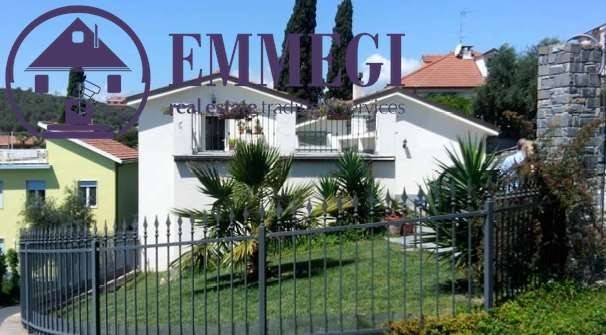casa indipendente in vendita ad Imperia in zona Porto Maurizio