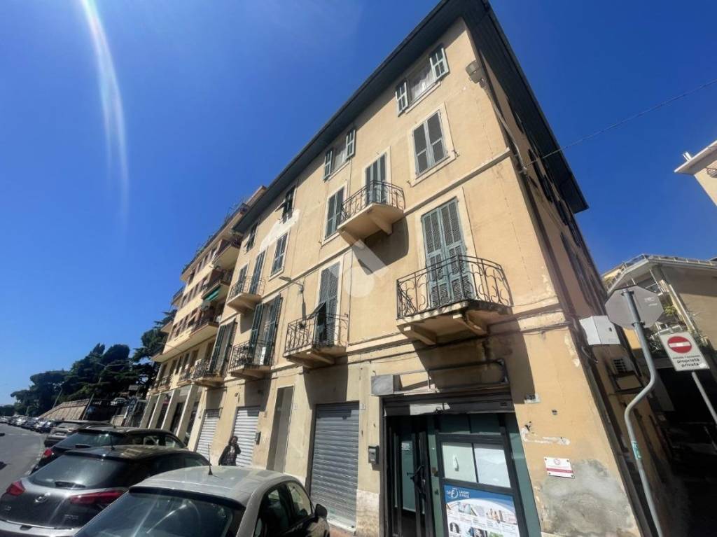 appartamento in vendita ad Imperia