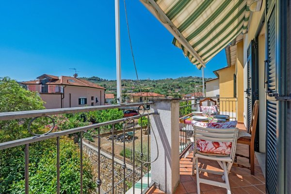 appartamento in vendita ad Imperia in zona Poggi