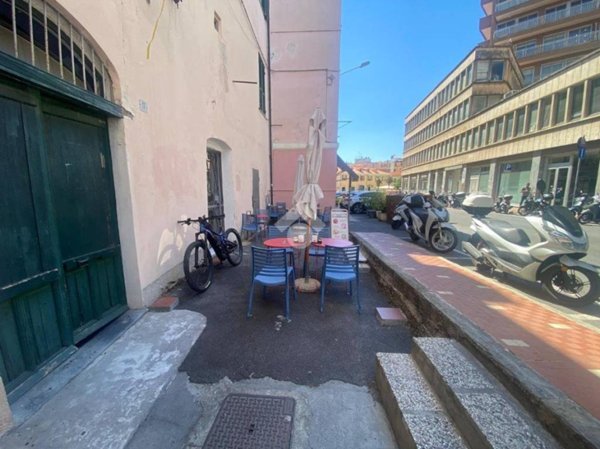box auto in vendita ad Imperia in zona Oneglia