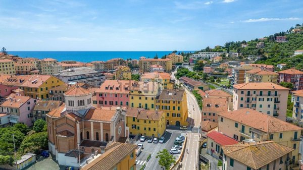 appartamento in vendita ad Imperia in zona Porto Maurizio