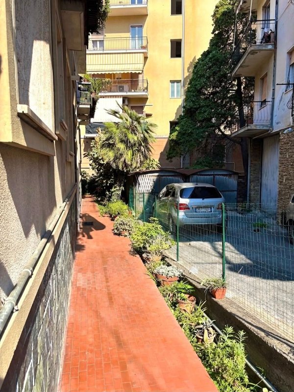 appartamento in vendita ad Imperia in zona Porto Maurizio