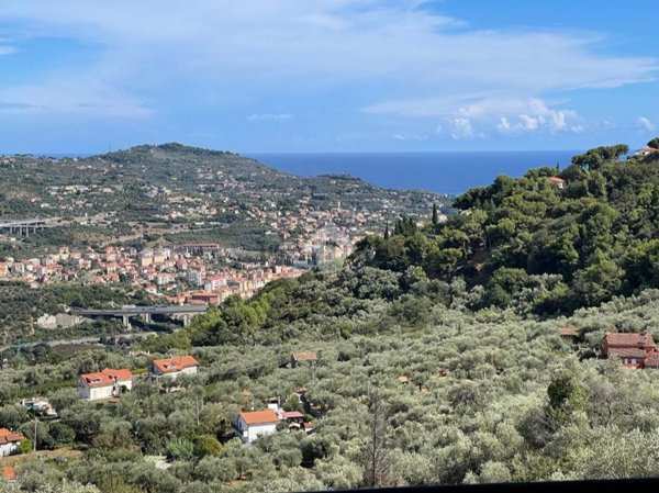 appartamento in vendita ad Imperia in zona Sant'Agata