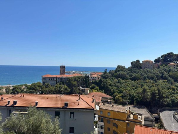 appartamento in vendita ad Imperia