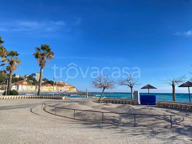 appartamento in vendita ad Imperia in zona Porto Maurizio