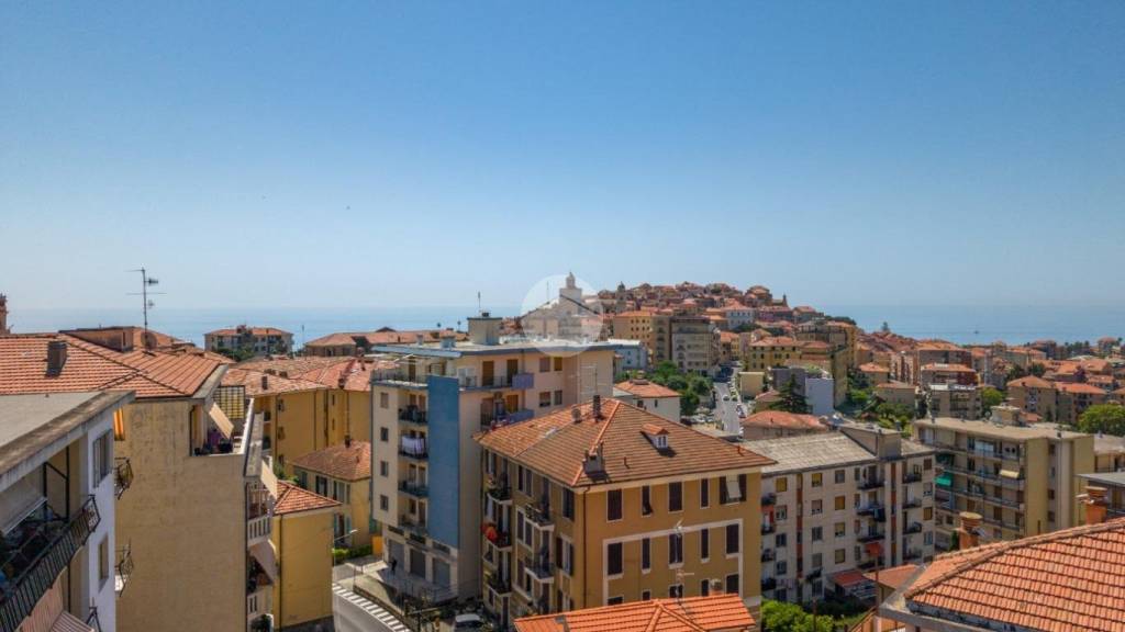 appartamento in vendita ad Imperia in zona Porto Maurizio