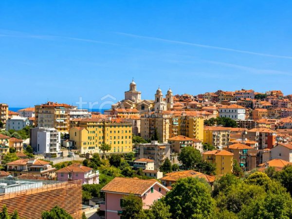 casa indipendente in vendita ad Imperia in zona Porto Maurizio
