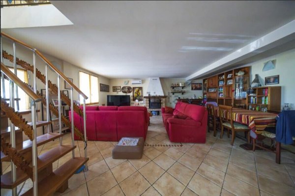 casa indipendente in vendita ad Imperia in zona Torrazza / Clavi