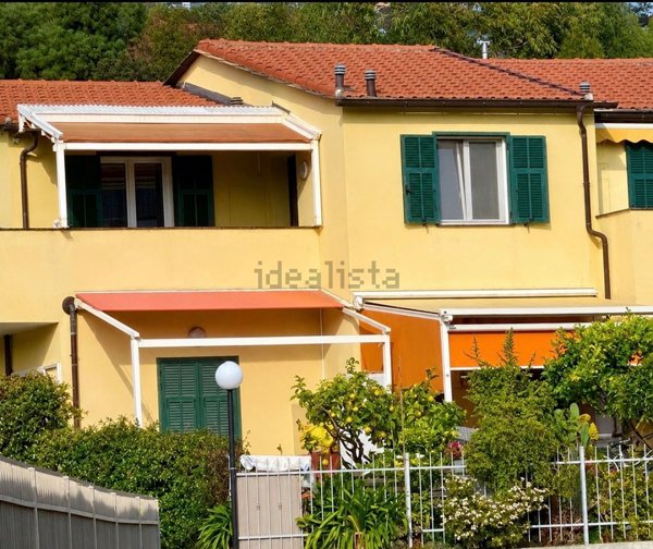 appartamento in vendita ad Imperia in zona Porto Maurizio