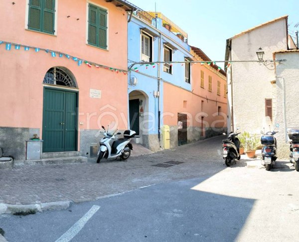 appartamento in vendita ad Imperia in zona Costa d'Oneglia