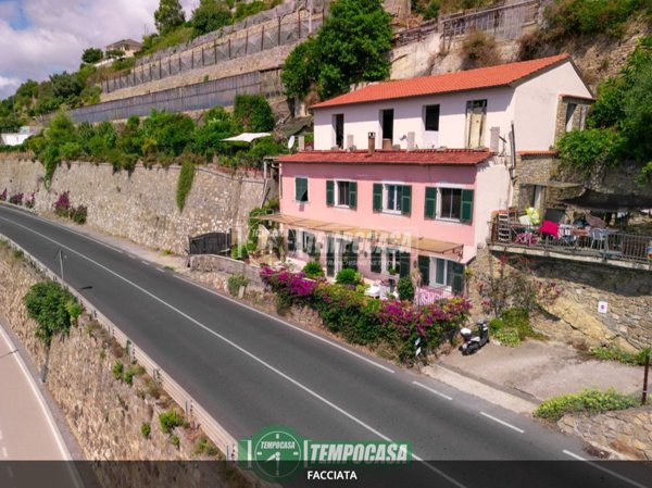 casa indipendente in vendita ad Imperia