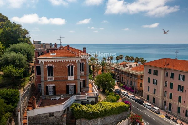 appartamento in vendita ad Imperia in zona Oneglia