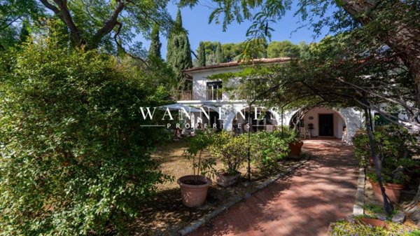 casa indipendente in vendita ad Imperia in zona Oneglia