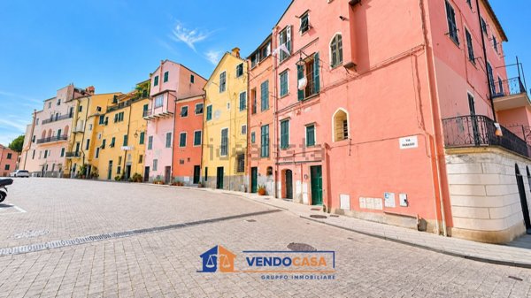 appartamento in vendita ad Imperia in zona Porto Maurizio