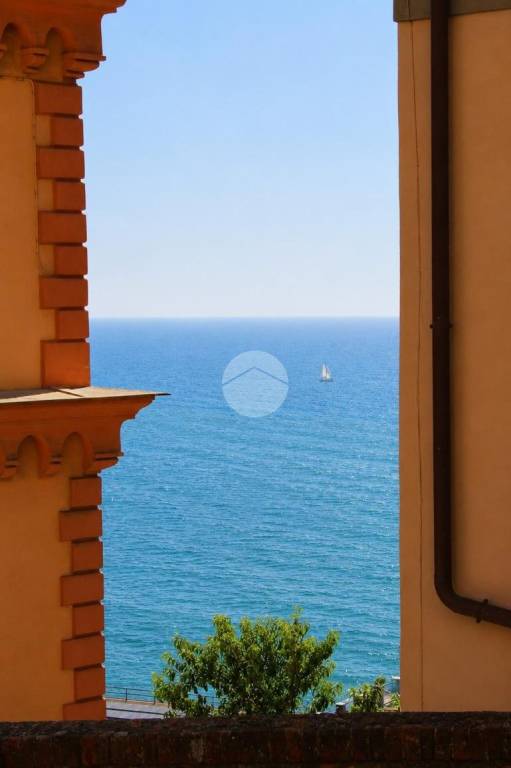 appartamento in vendita ad Imperia in zona Porto Maurizio