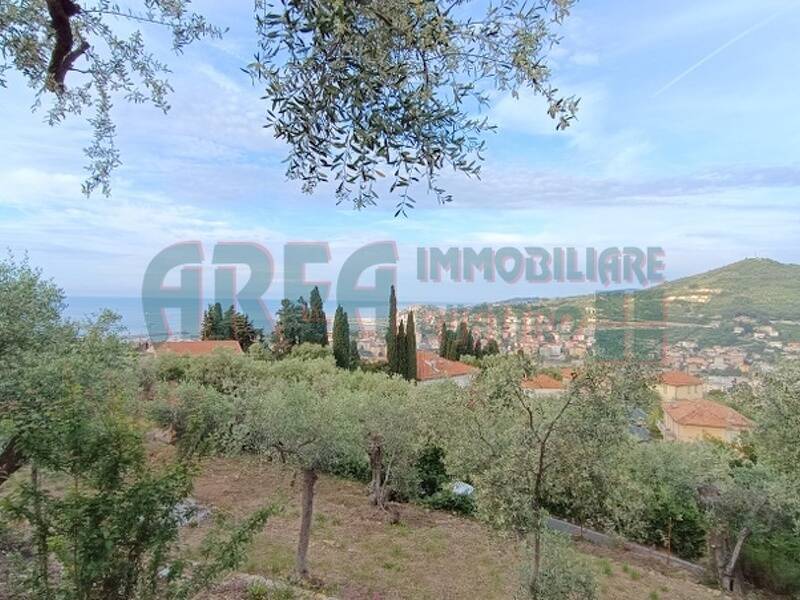 casa indipendente in vendita ad Imperia in zona Oneglia