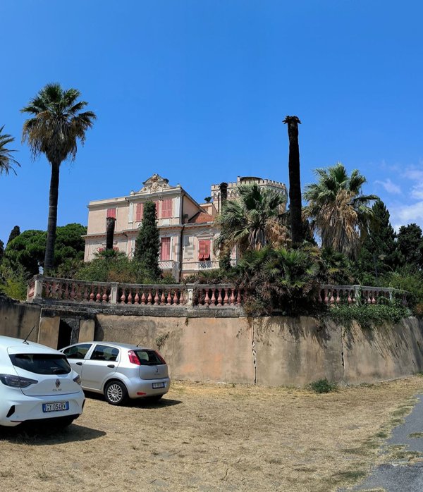 appartamento in vendita ad Imperia in zona Poggi
