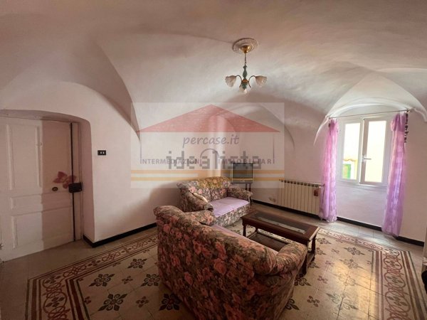 appartamento in vendita ad Imperia in zona Poggi