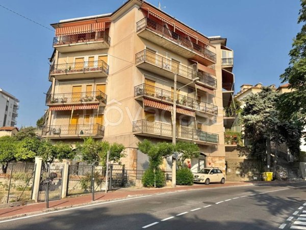 appartamento in vendita ad Imperia in zona Porto Maurizio