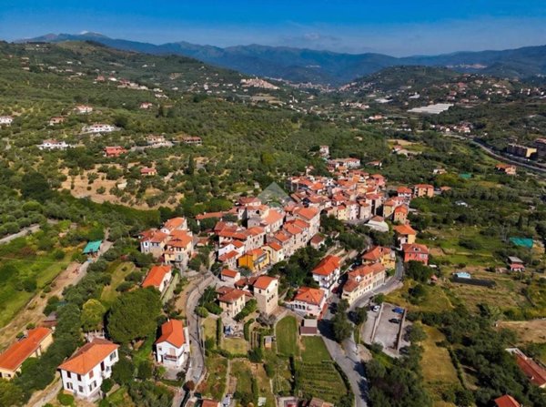 casa indipendente in vendita ad Imperia in zona Caramagna Ligure