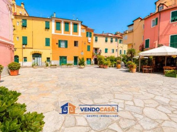 appartamento in vendita ad Imperia in zona Porto Maurizio