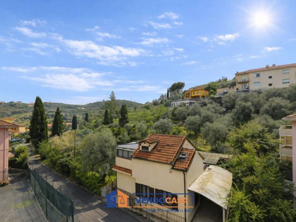 appartamento in vendita ad Imperia in zona Cantalupo