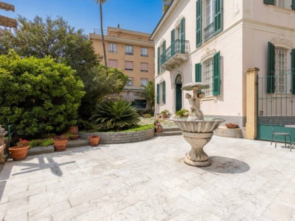 casa indipendente in vendita ad Imperia in zona Artallo